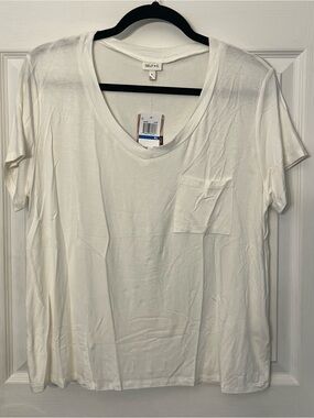 Self+E White V-Neck Pocket Tee